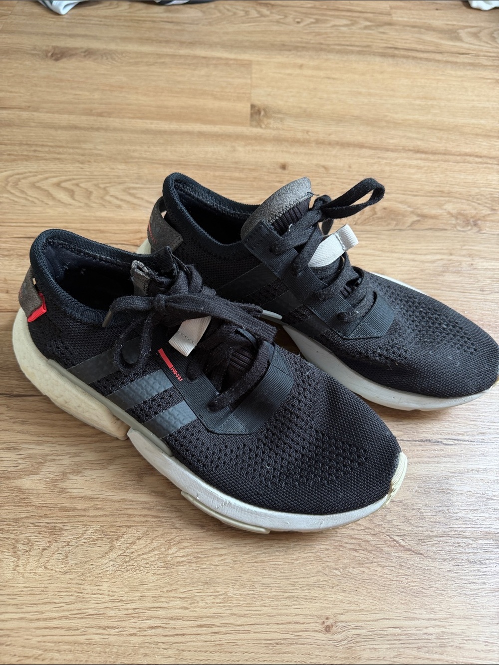 adidas Men's Black Knit Sneakers with White Midsole and Red Accents